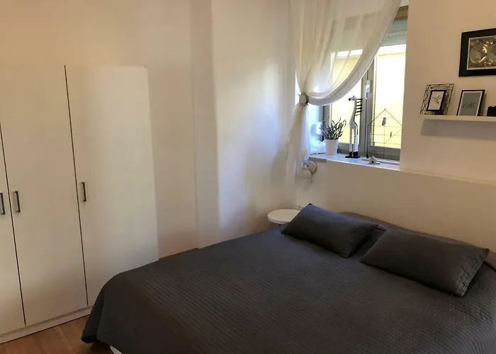 דירה Check In פולה